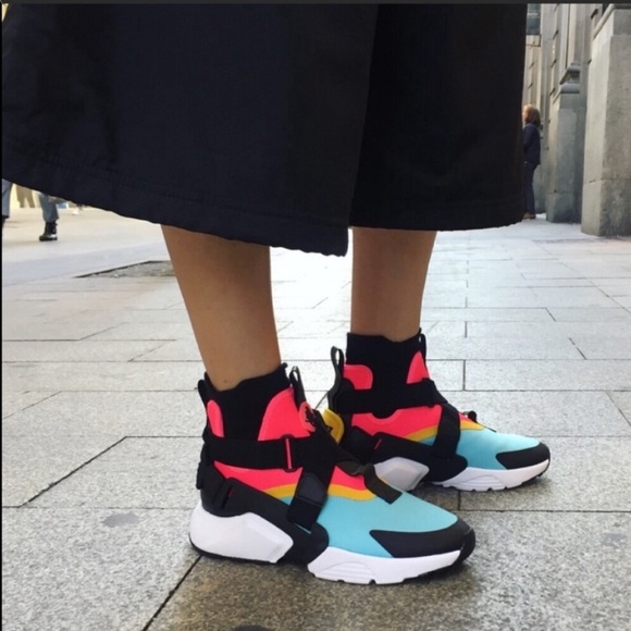 NWT Nike Huarache City - Picture 3 of 8